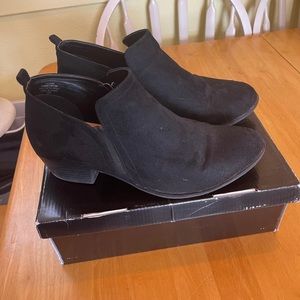 Torrid size12 low heeled booties
